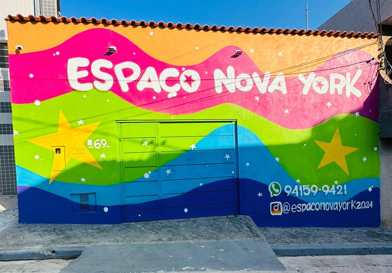 Espaço Nova York - Fachada com mural